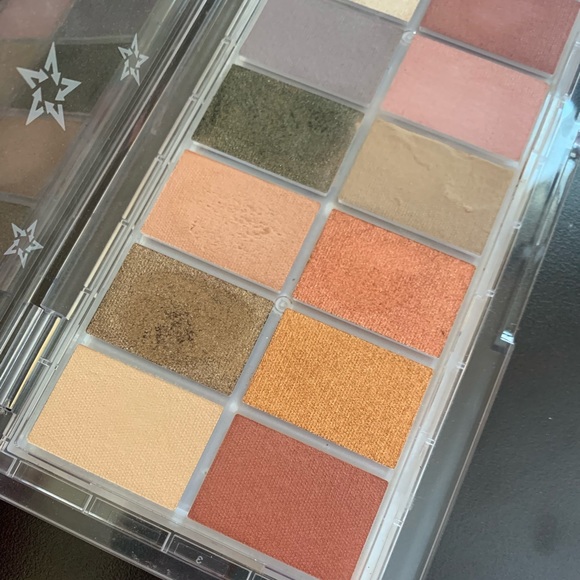 KVD Beauty planet fanatic palette - Picture 9 of 11